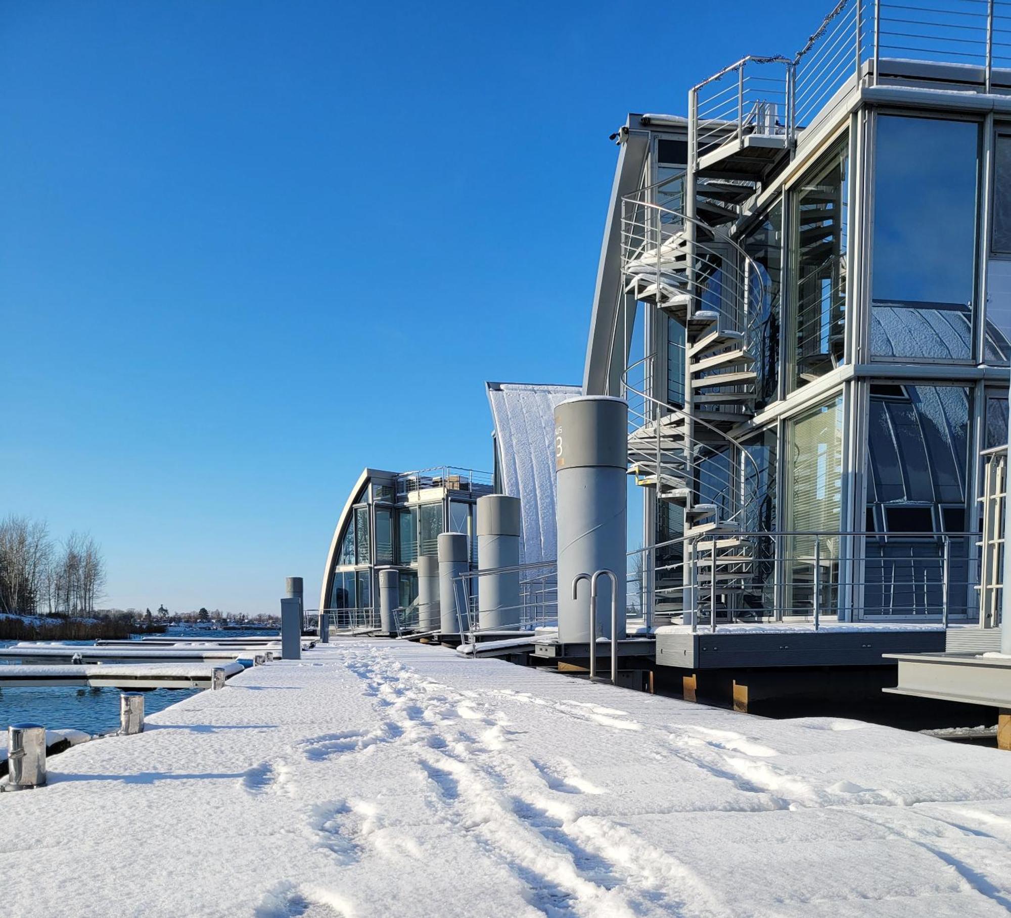 Schwimmende Ferienwohnung Sundowner Elsterheide Bagian luar foto